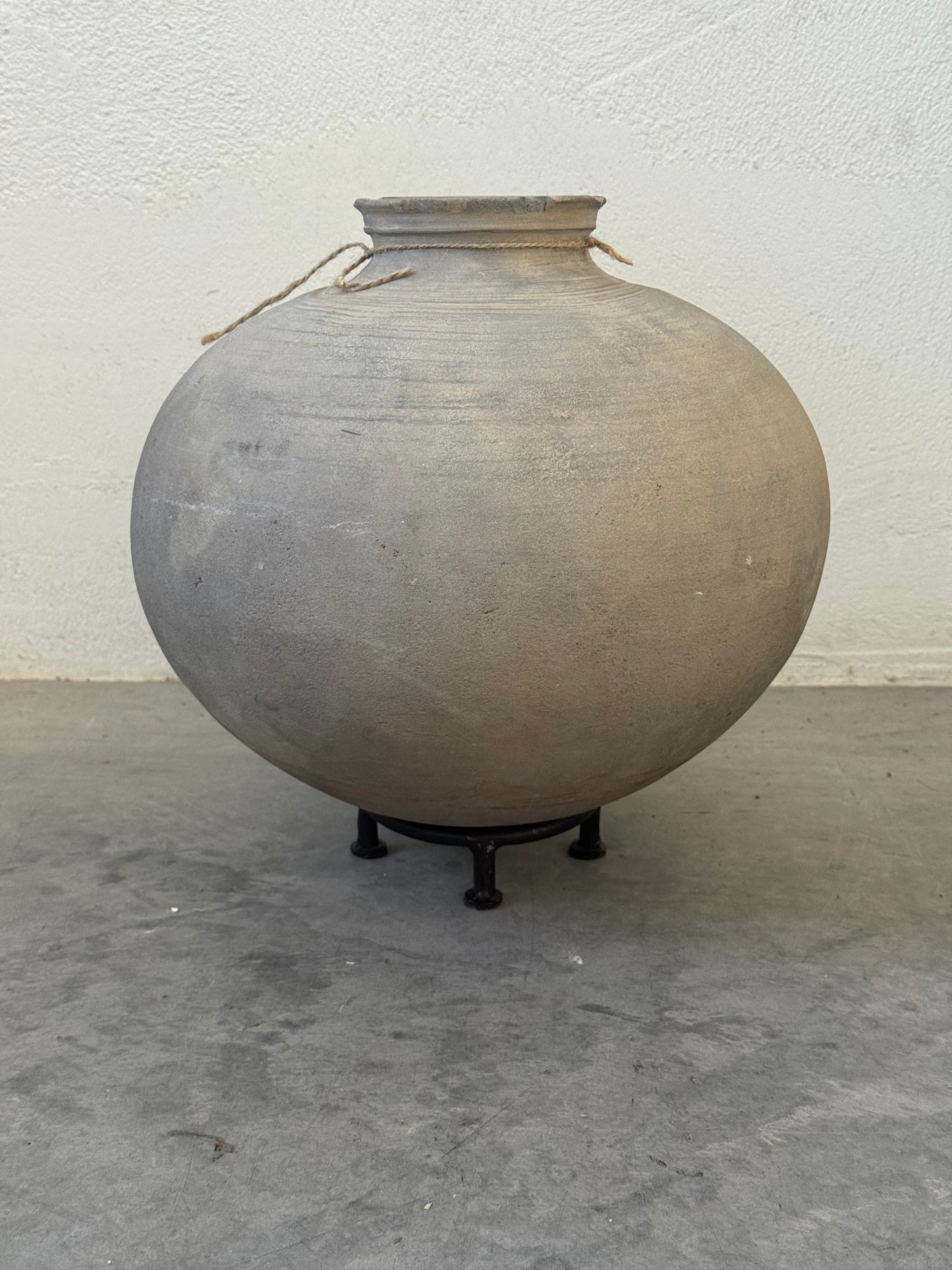 Clay Pot on Metal Footed Riser
