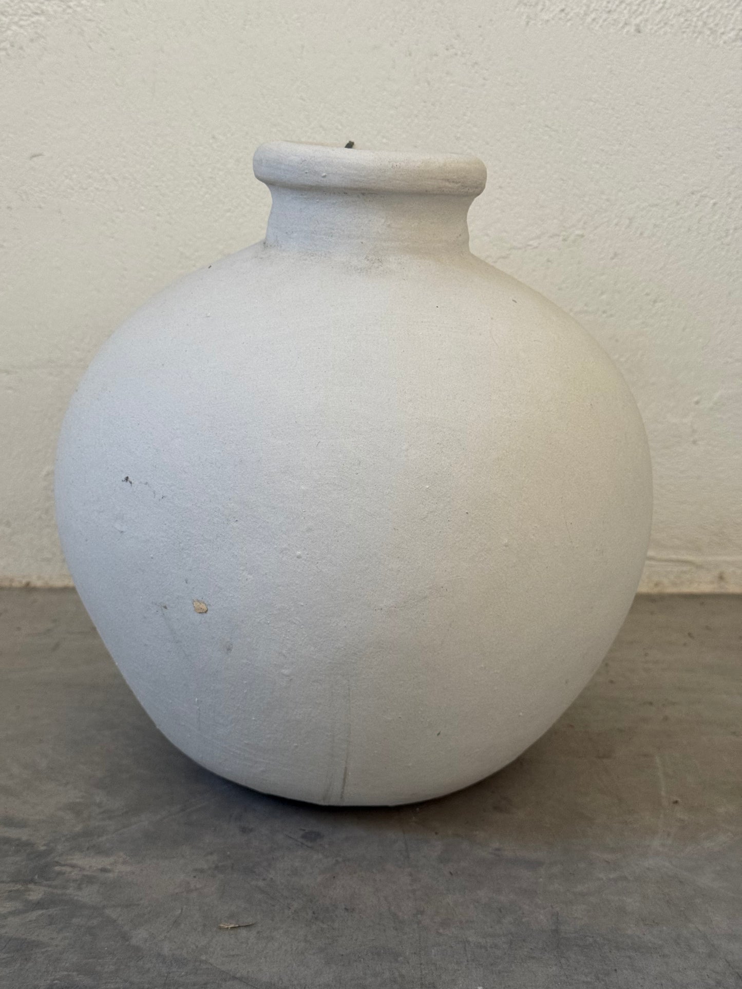 White Terracotta Shoulders Vase