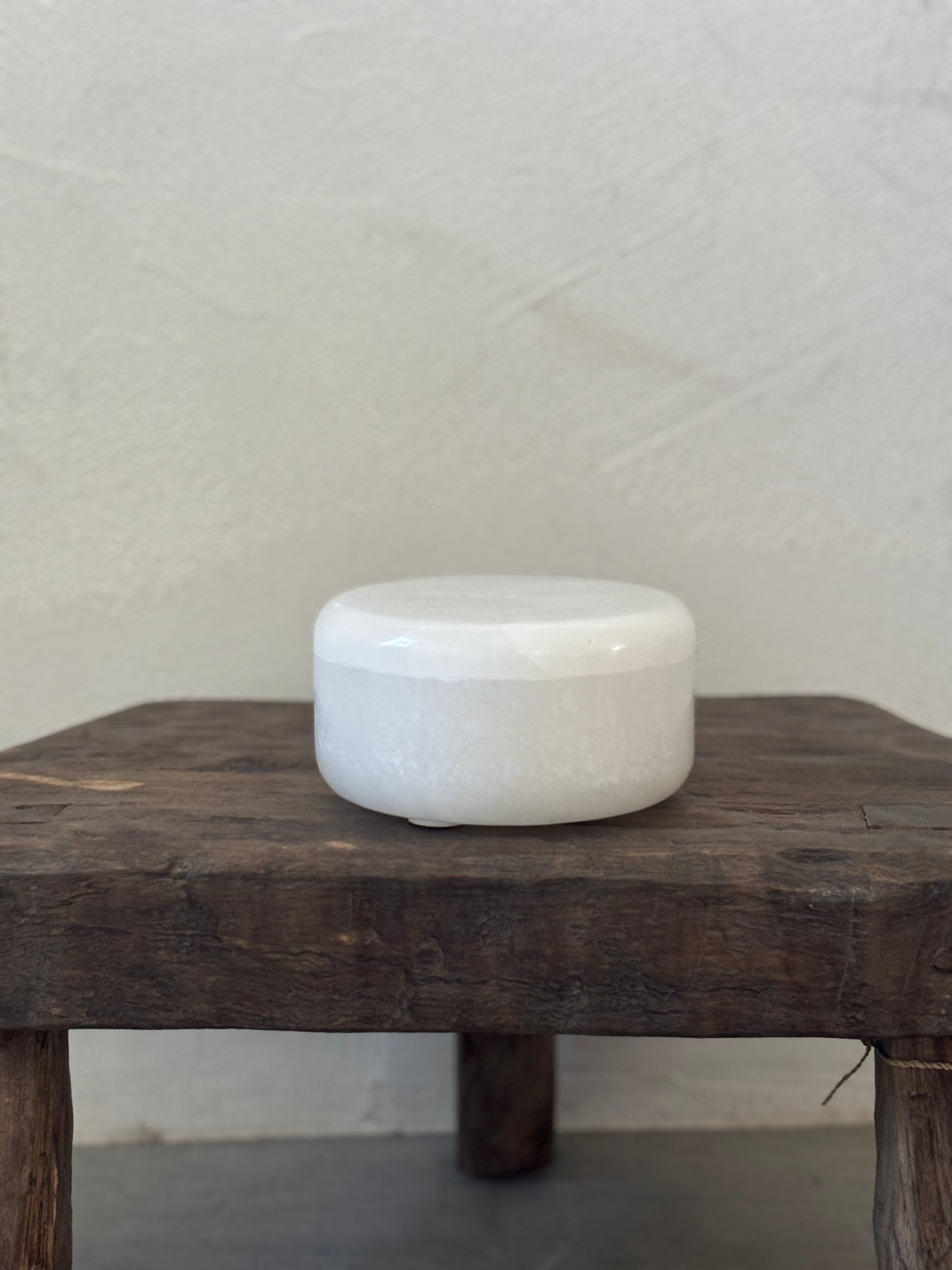 Alabaster Box - Round