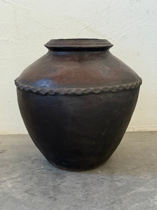 Large Clay Pot with Thin Braided Detail