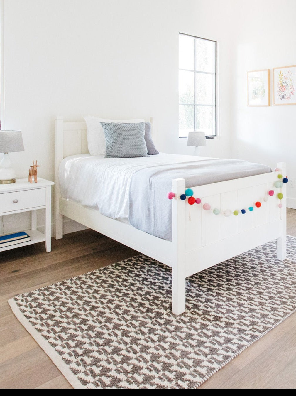 White Wood Twin Bed